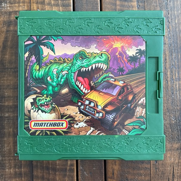 Matchbox Fold & Go Pop Up Playset Dino Volcano Green - Picture 1 of 5